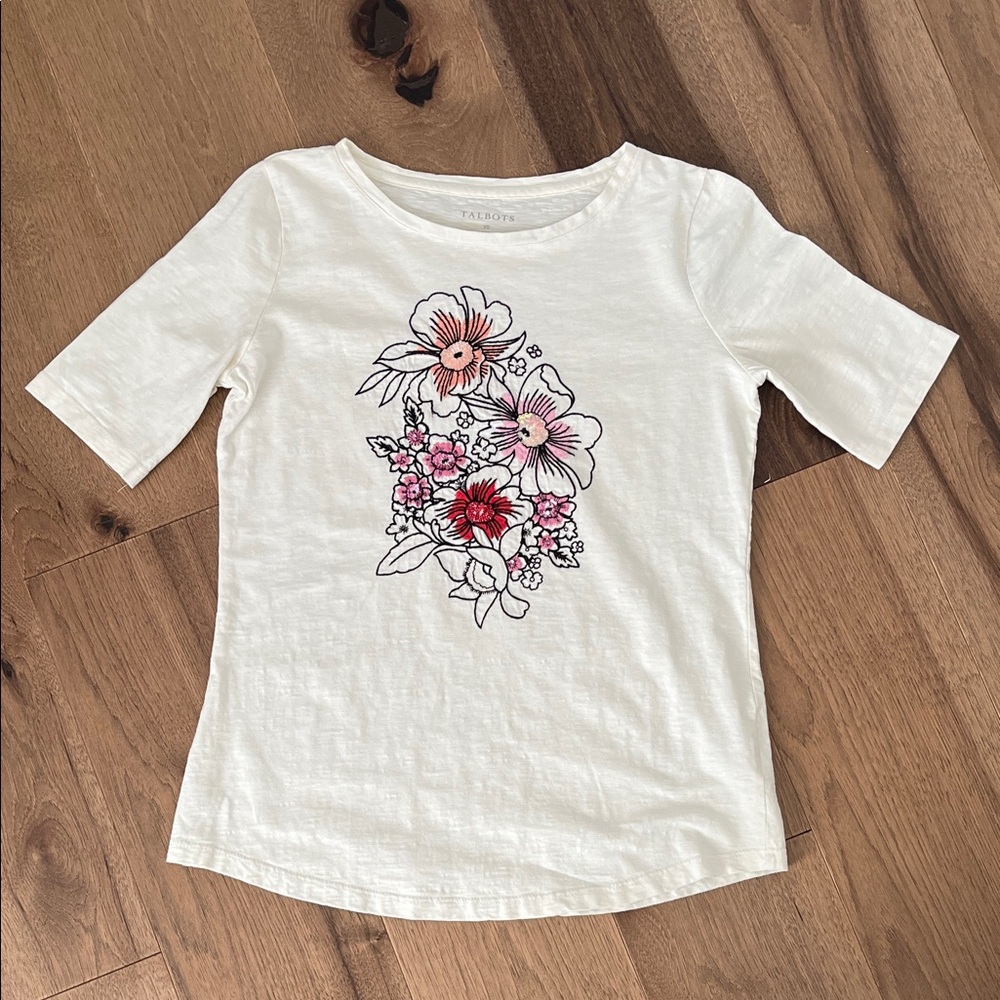 Talbots Cream Floral Motif Tee - Size XS - NWOT - Picture 2 of 5